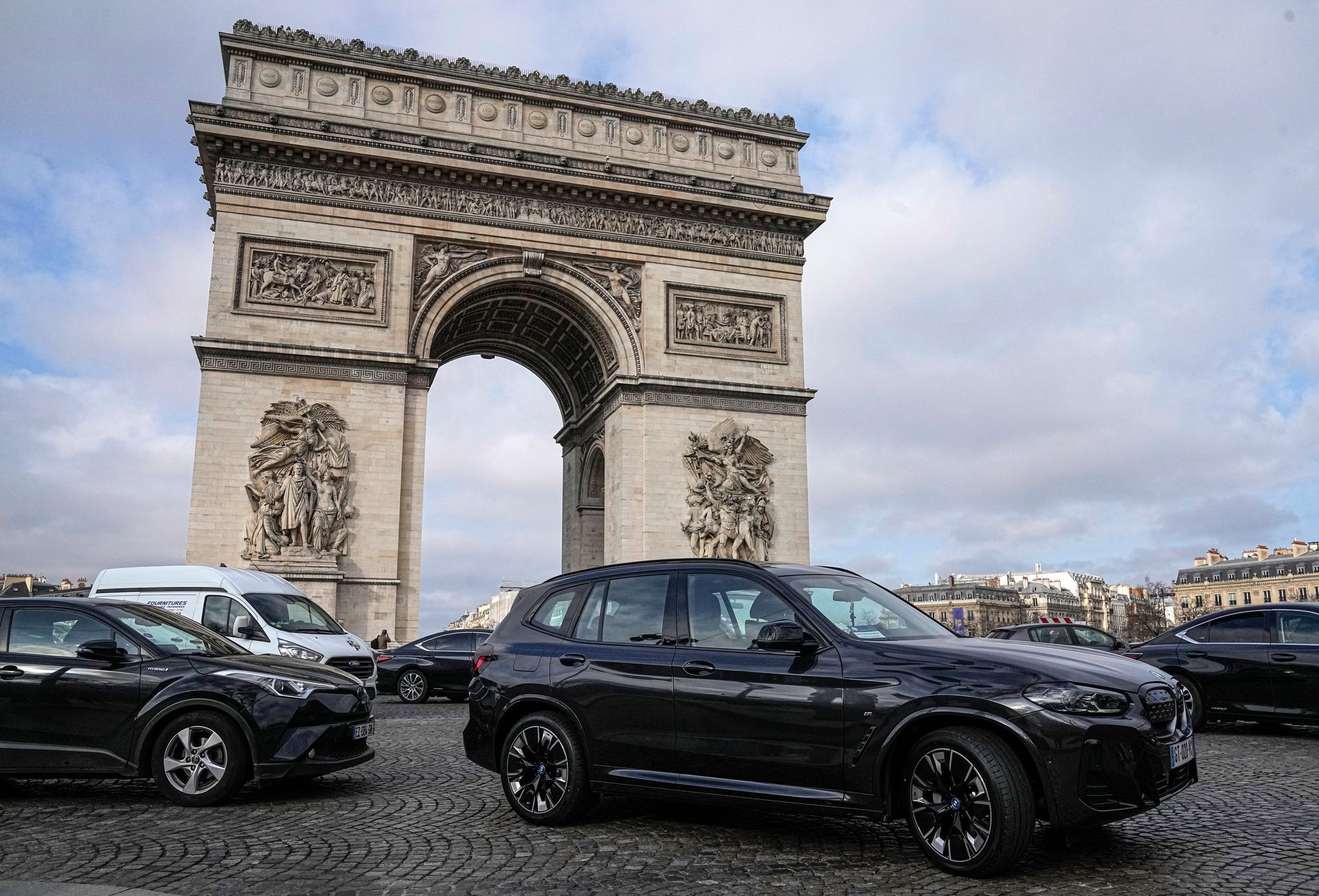 Paris erhöht Parktarife für schwere Autos drastisch