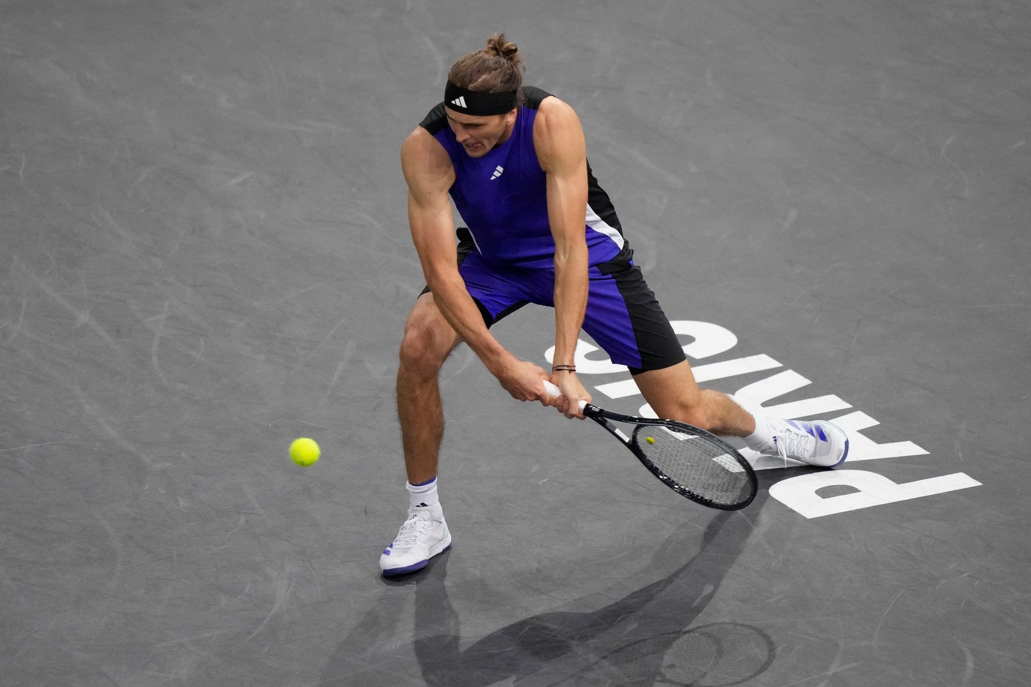 Alexander Zverev erreicht Viertelfinale in Paris