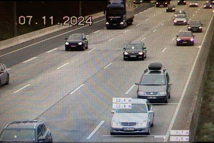 Darmstadt: Über 180 Abstandsverstöße auf A5 bei Mörfelden-Walldorf
