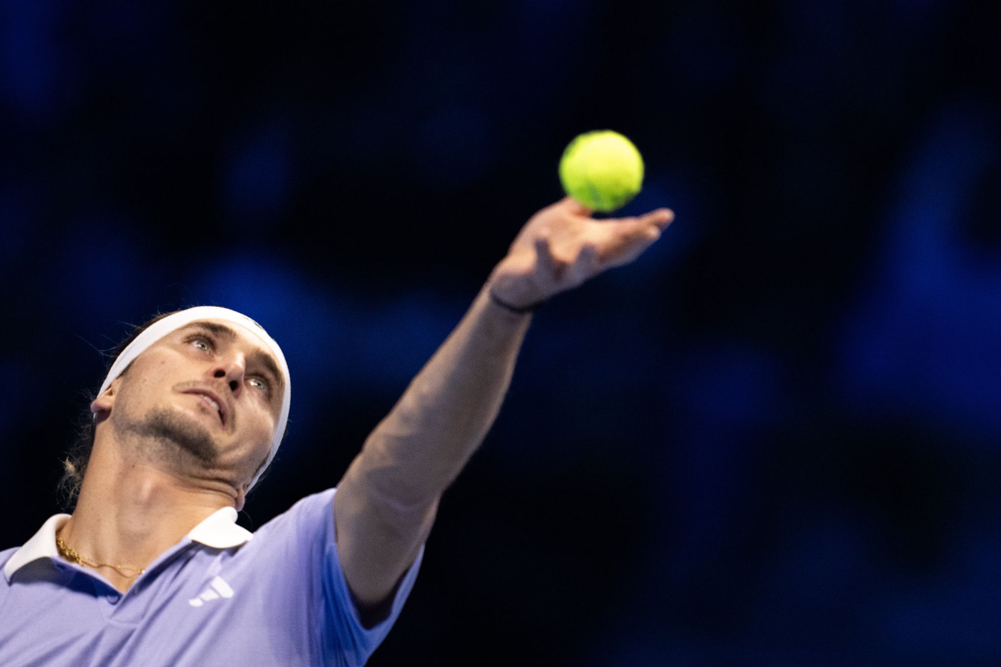 Zverev siegt gegen Alcaraz und steht im Halbfinale der ATP Finals