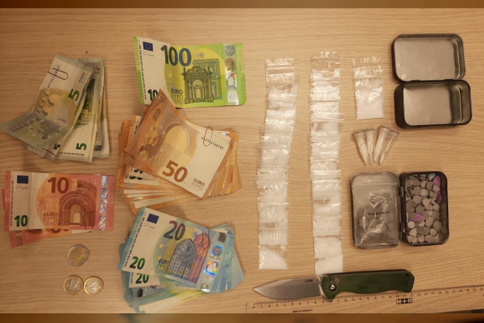 Kontrolle am Ostkreuz: Drogen und ein Einhandmesser