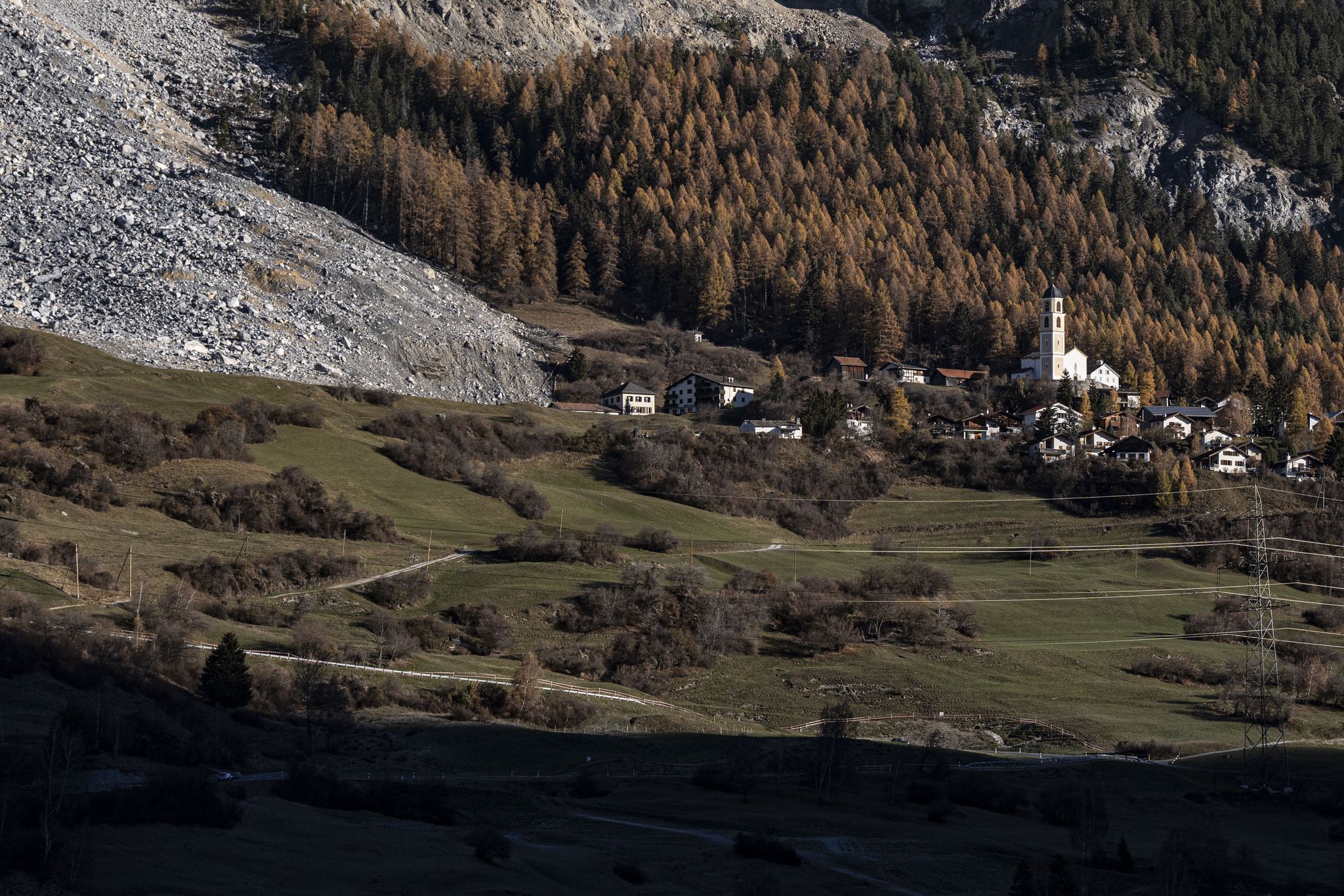 Brienz geräumt – Schuttstrom bedroht Schweizer Dorf