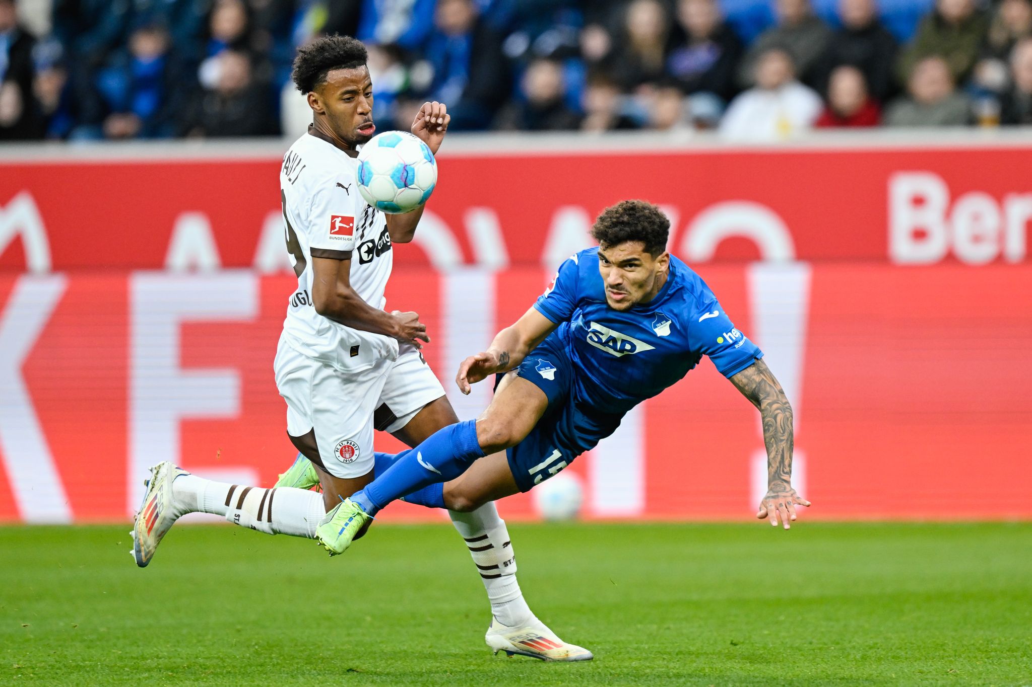 Jubel bei Kiez-Kickern: St. Pauli besiegt Hoffenheim