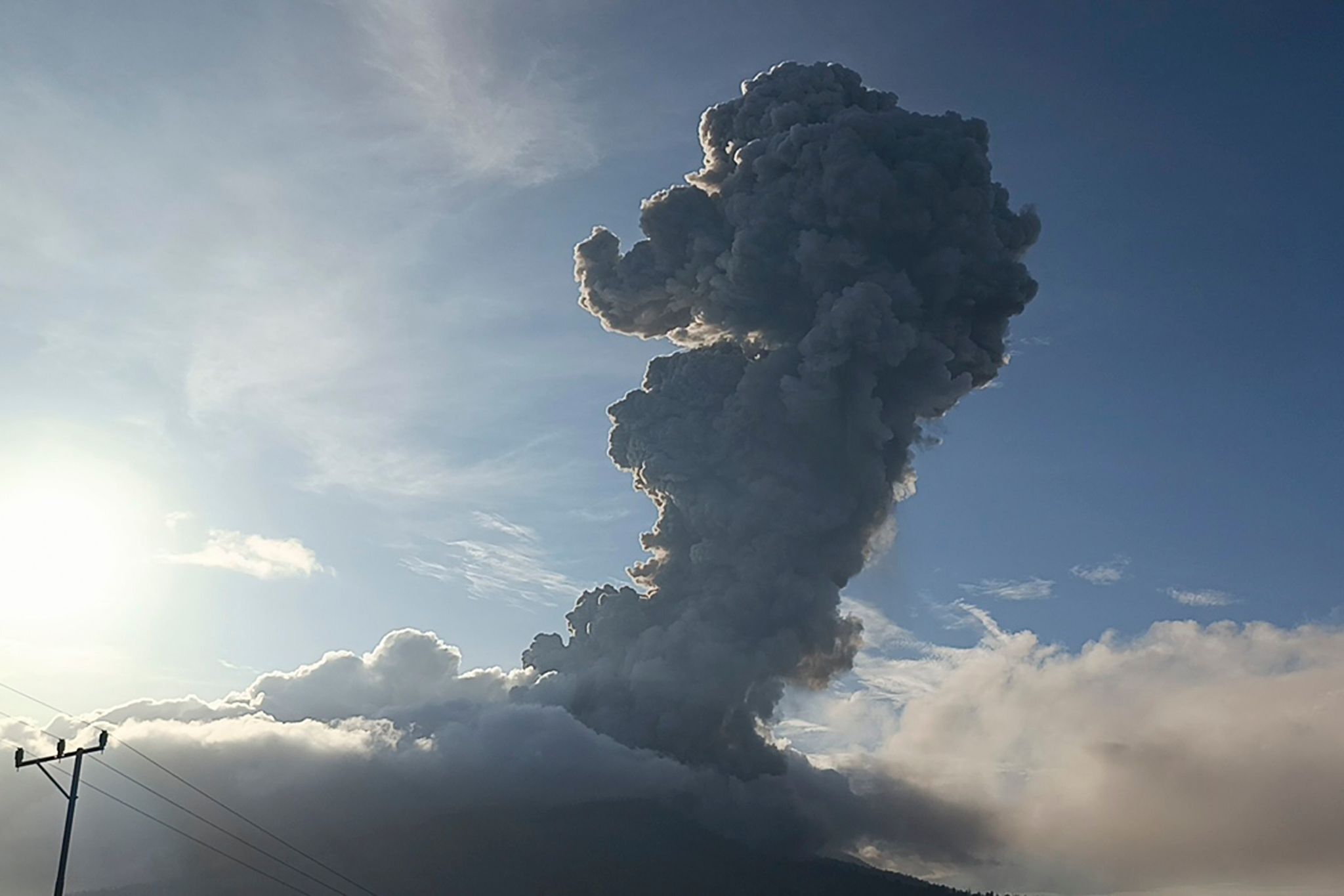 Vulkan Lewotobi Laki-Laki in Indonesien kommt nicht zur Ruhe