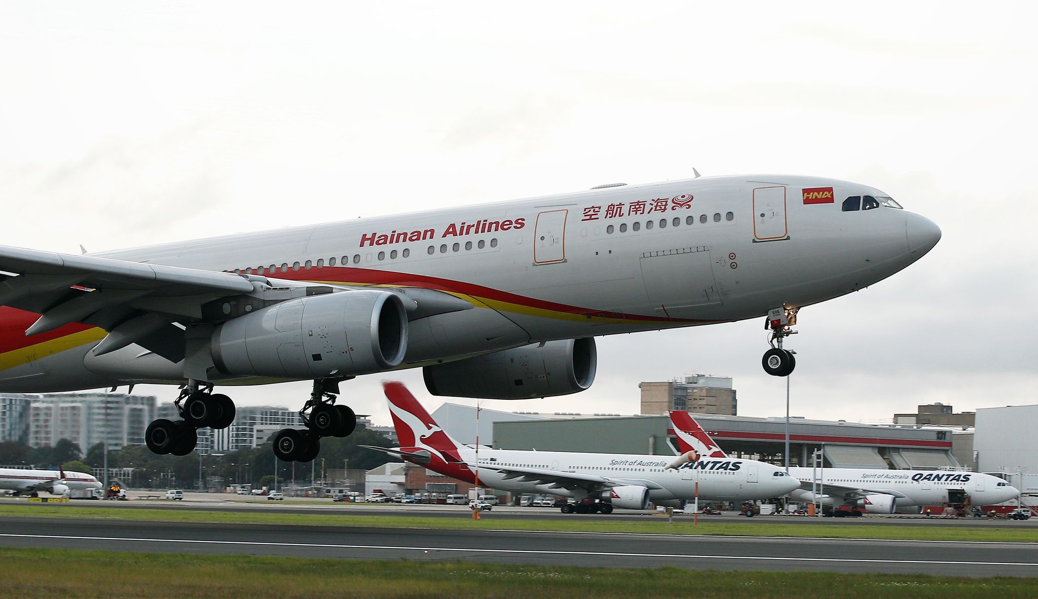 Flugzeug der Hainan Airlines kehrt nach Rom zurück