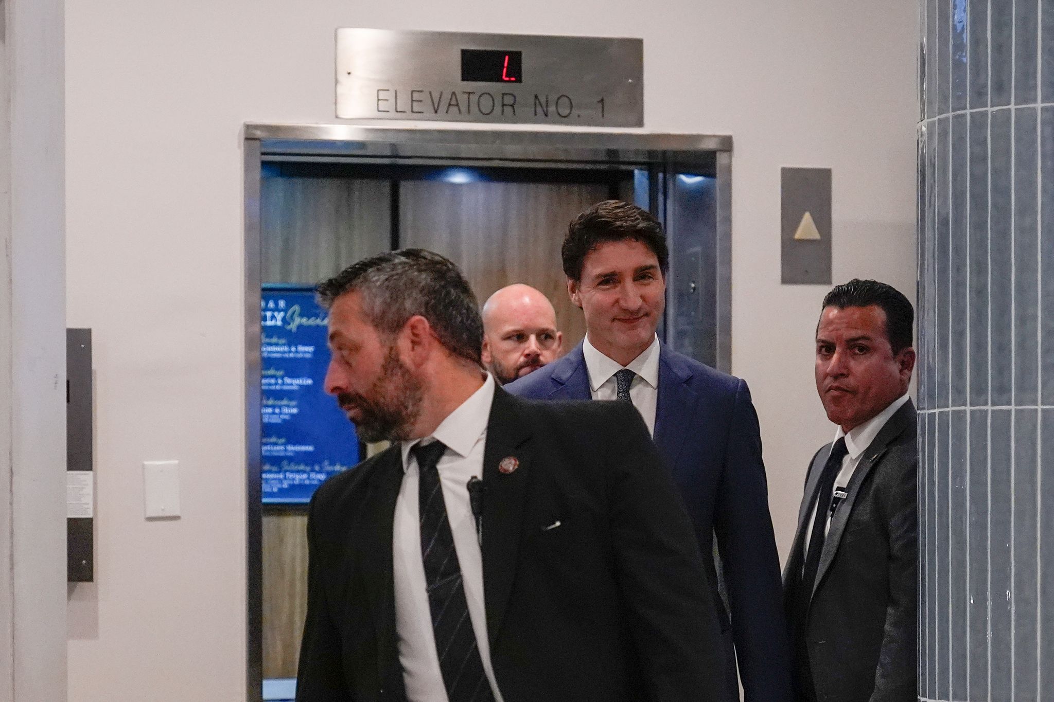 Trudeau besucht Trump in Florida nach Ankündigung von Importzöllen