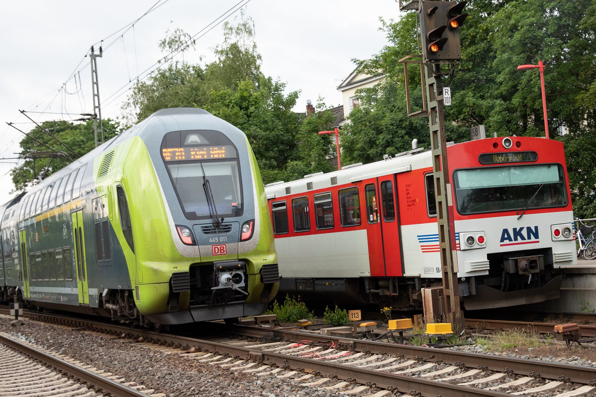 Angebotsreduzierungen im Nahverkehr: Geldmangel bedroht Zug- und Busverbindungen