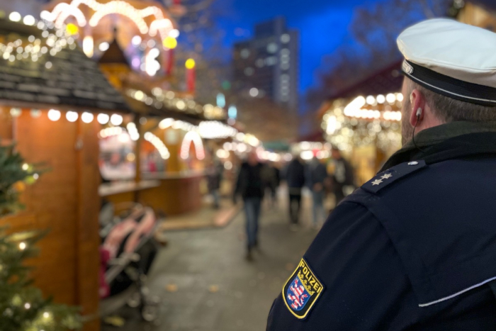 Kontrollen auf Weihnachtsmärkten: Messerverbot und Konsumverbot von Cannabis im Fokus