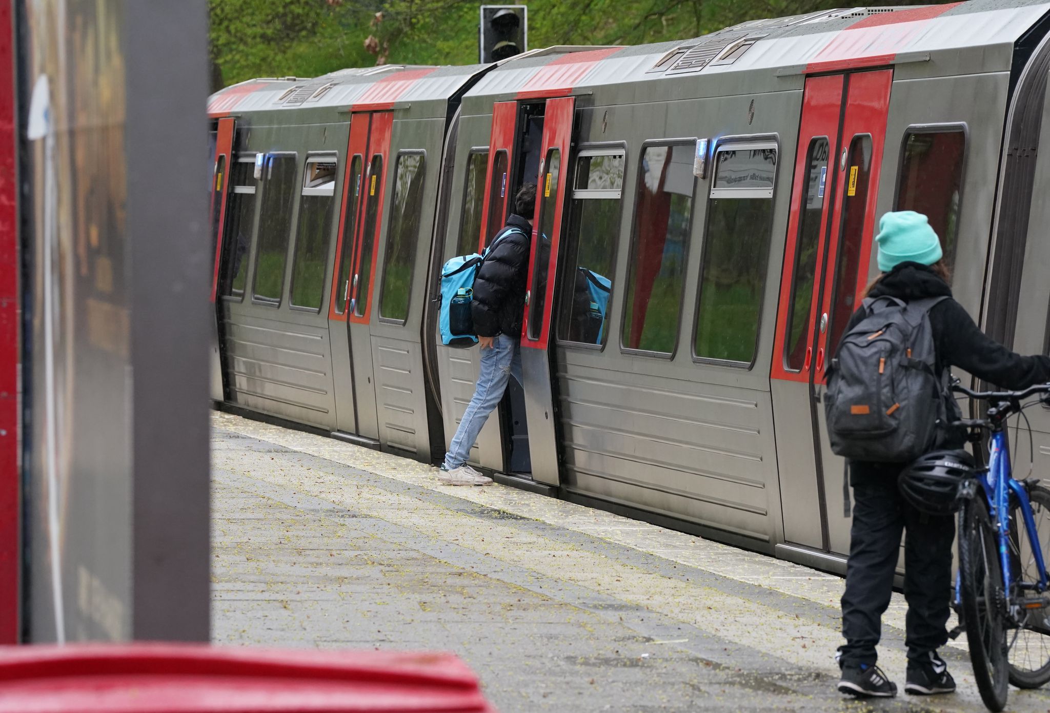 Verbraucherschützer: Deutschlandticket langfristig sichern