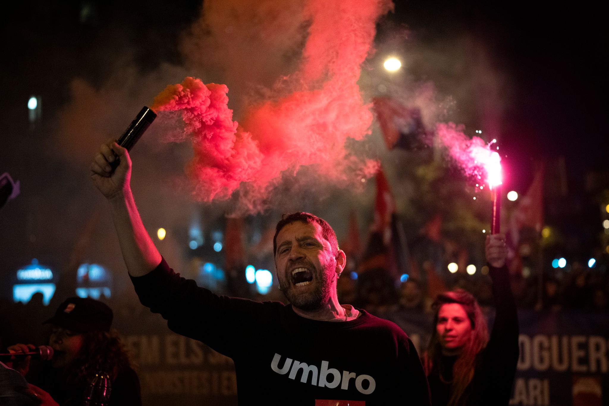 Zehntausende demonstrieren in Barcelona gegen hohe Mieten