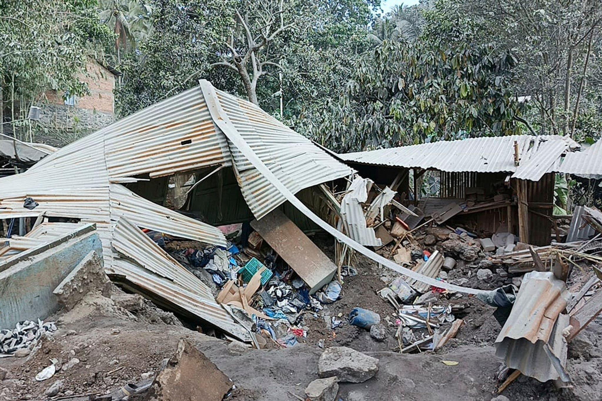 Tausende Evakuierungen nach Vulkanausbruch in Indonesien