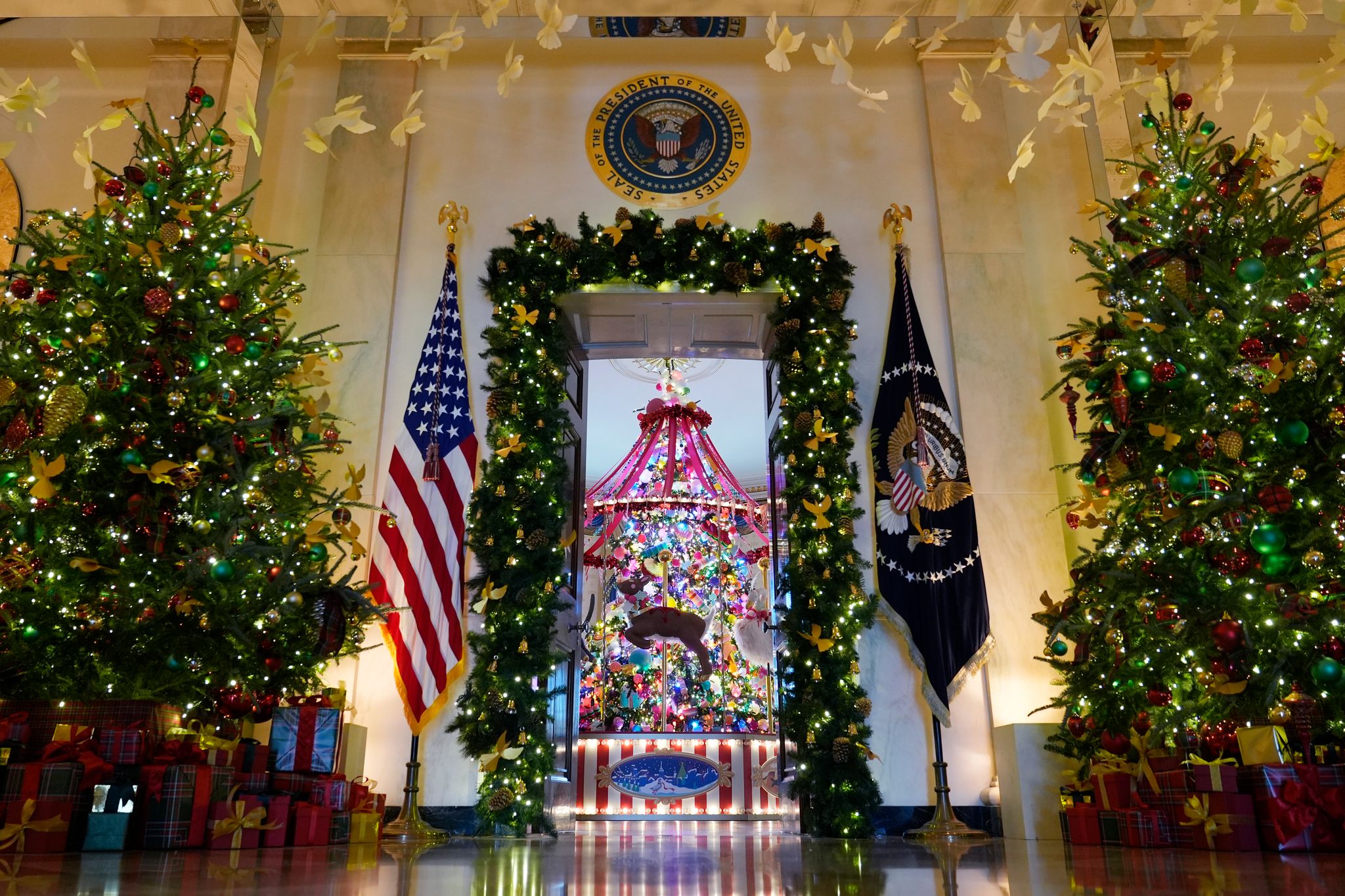 Jill Bidens Weihnachtsdeko: 165.075 Lichter im Weißen Haus