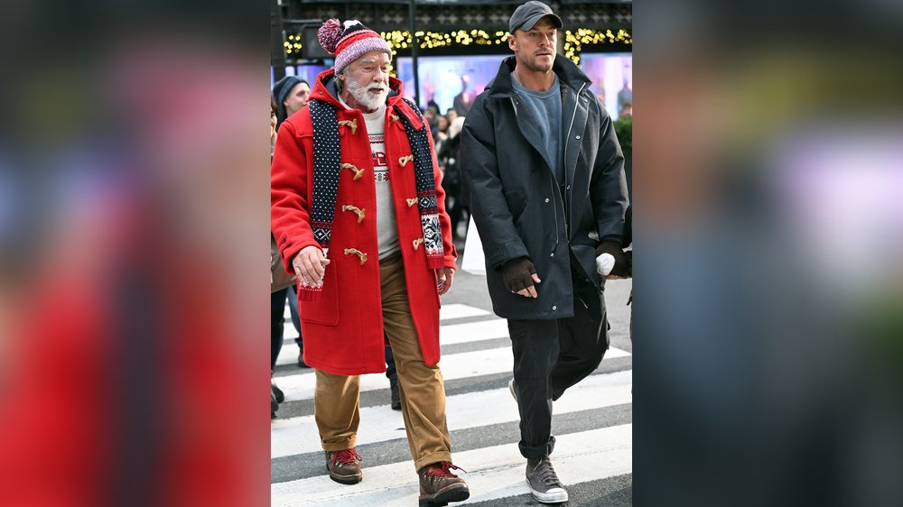 Dreh in New York: Arnold Schwarzenegger zeigt sich im Santa-Claus-Look