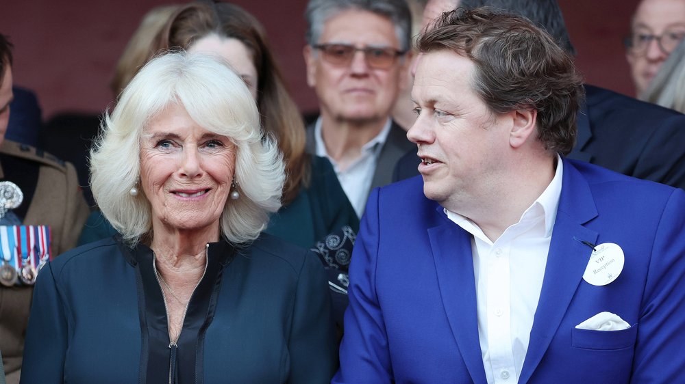 Tom Parker Bowles: “Zwei Höllenjahre” für Mutter Camilla und Charles