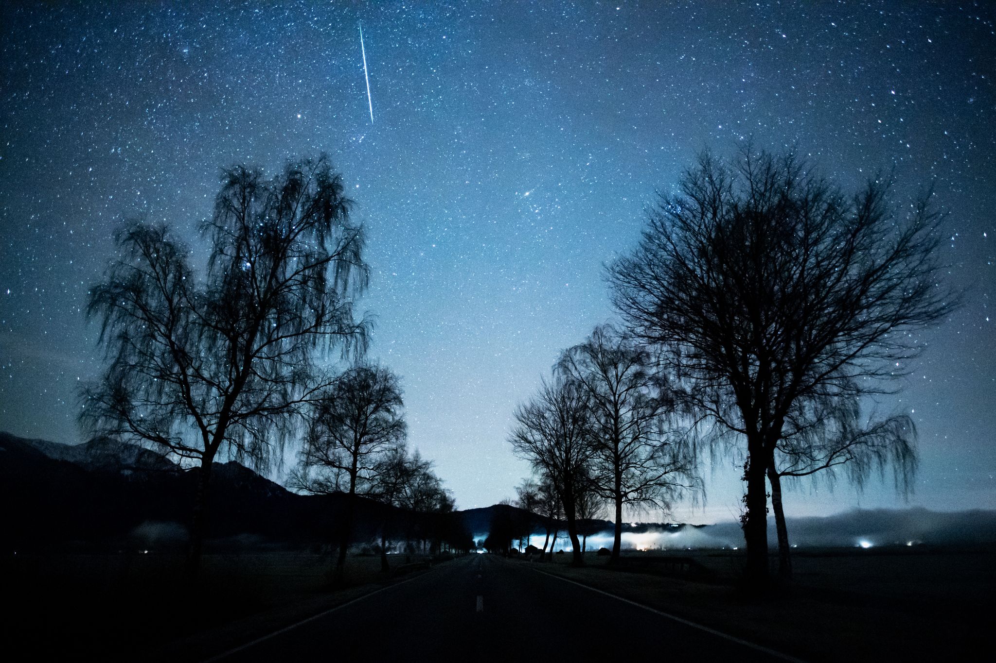 Faszinierendes Spektakel: Geminiden-Meteorstrom am Nachthimmel