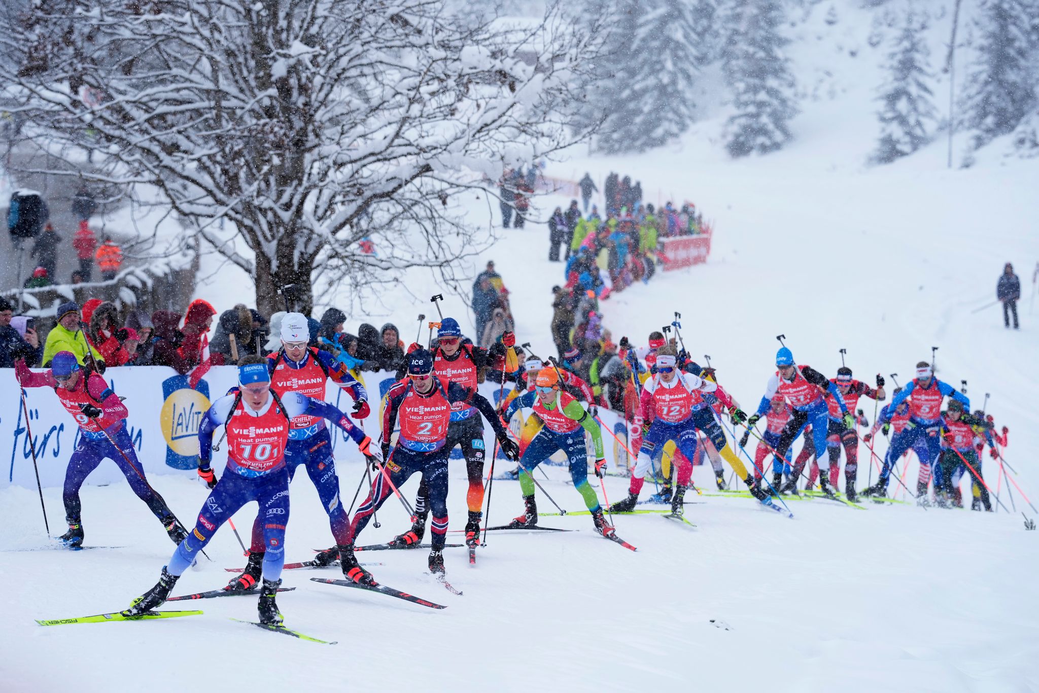 Deutsche Biathleten verpassen Erfolg in Staffelrennen