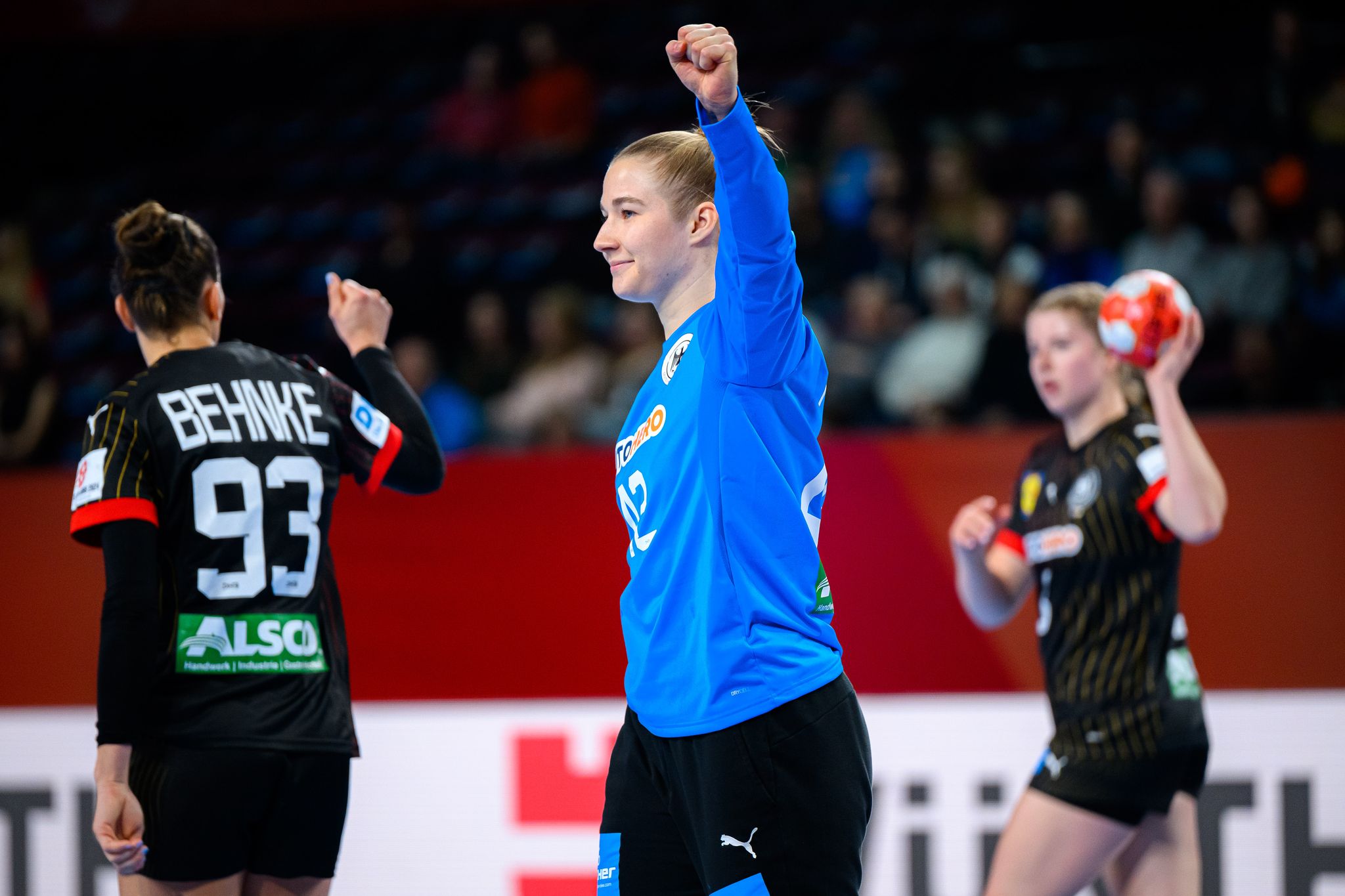Deutschlands Handballerinnen siegen gegen die Schweiz in EM-Hauptrunde