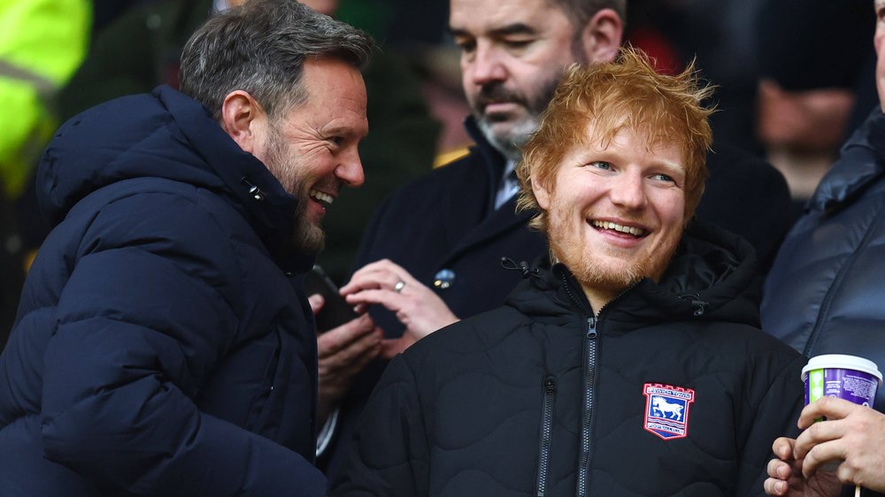 Ed Sheeran genießt Ipswich-Sieg im Stadion