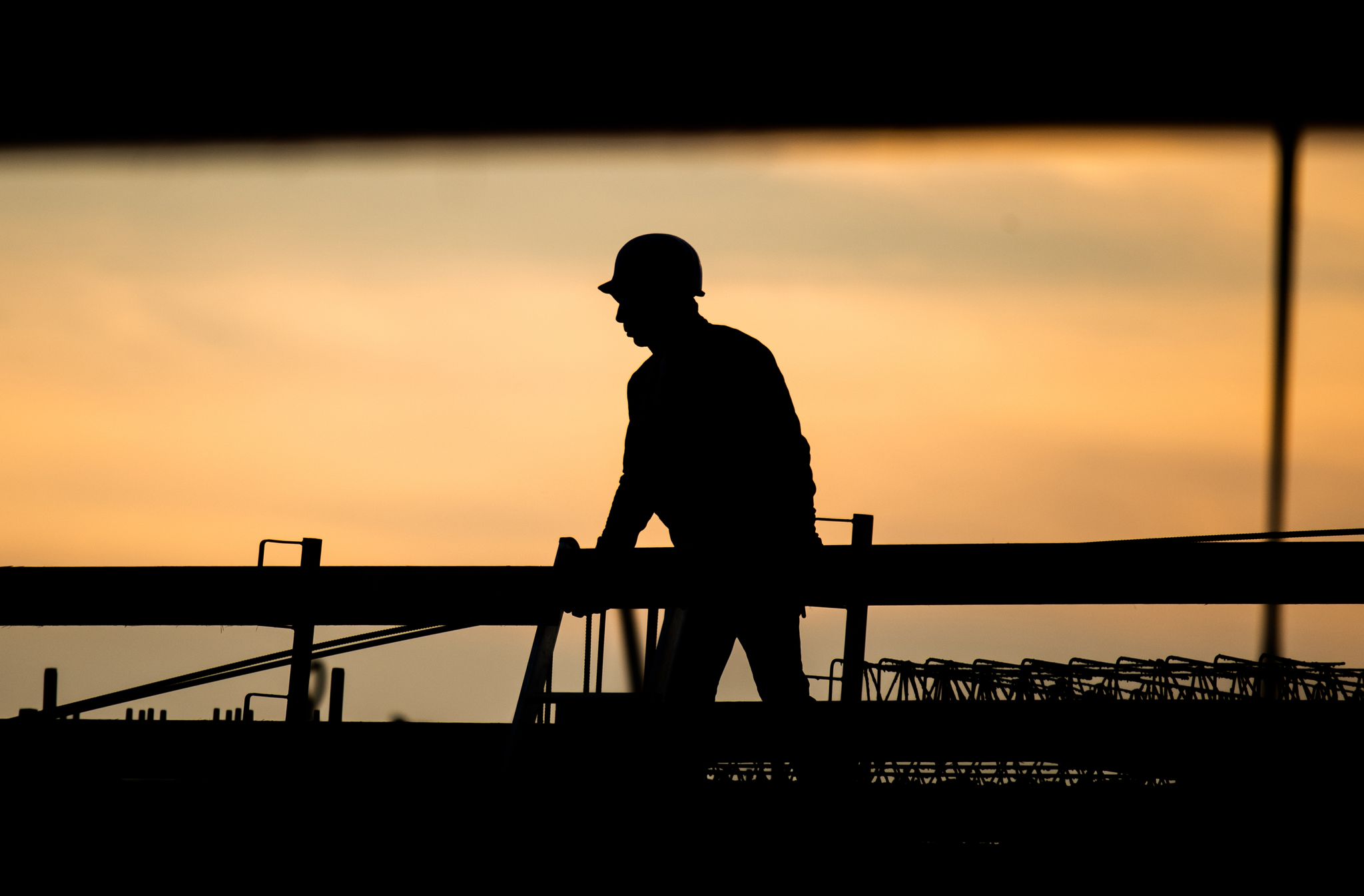 Arbeitsmarkt in der Krise: Beschäftigungsbarometer auf Tiefstand