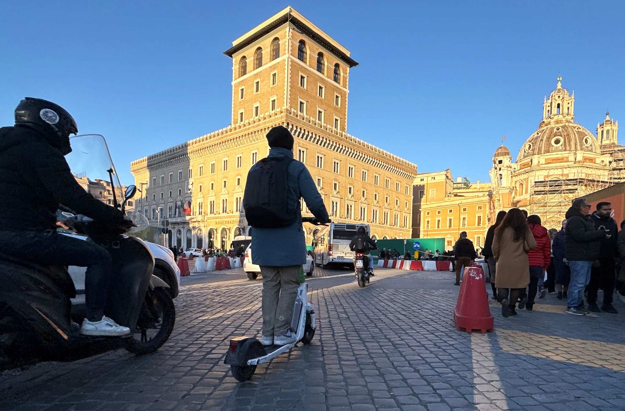 Ärger um Helmpflicht für E-Scooter in Italien