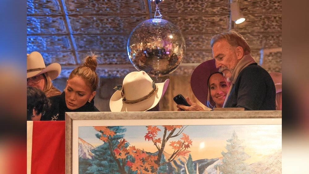 Jennifer Lopez und Kevin Costner treffen sich im Luxus-Skiort Aspen