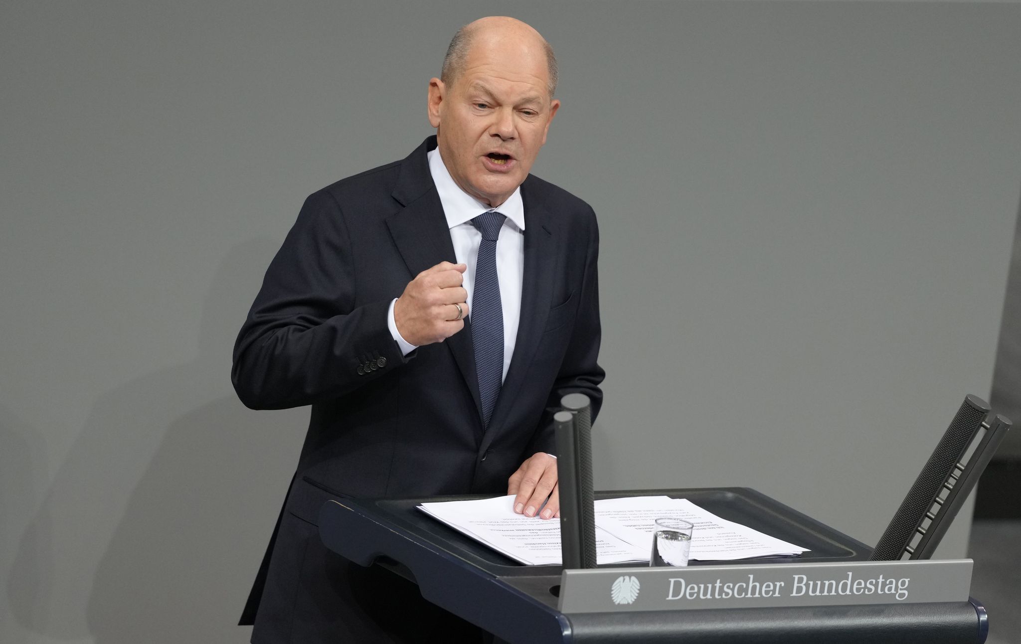 Scholz stellt Vertrauensfrage mit Wahlkampfrede im Bundestag