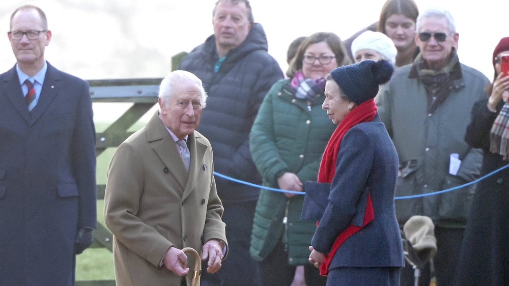 König Charles III. und Prinzessin Anne besuchen Sonntagsgottesdienst in Sandringham