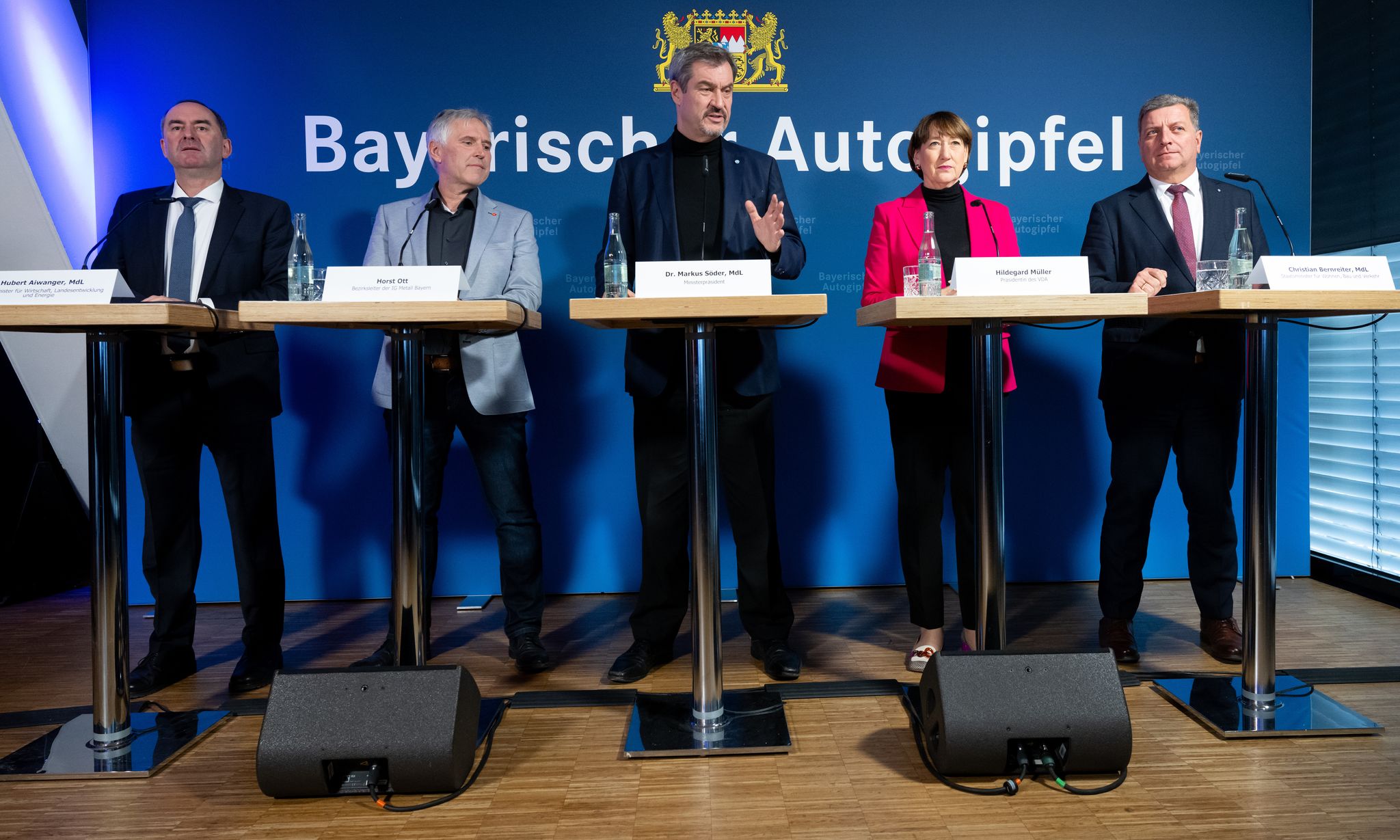 Bayrischer Autogipfel: Forderungen für Elektromobilität und Investitionen