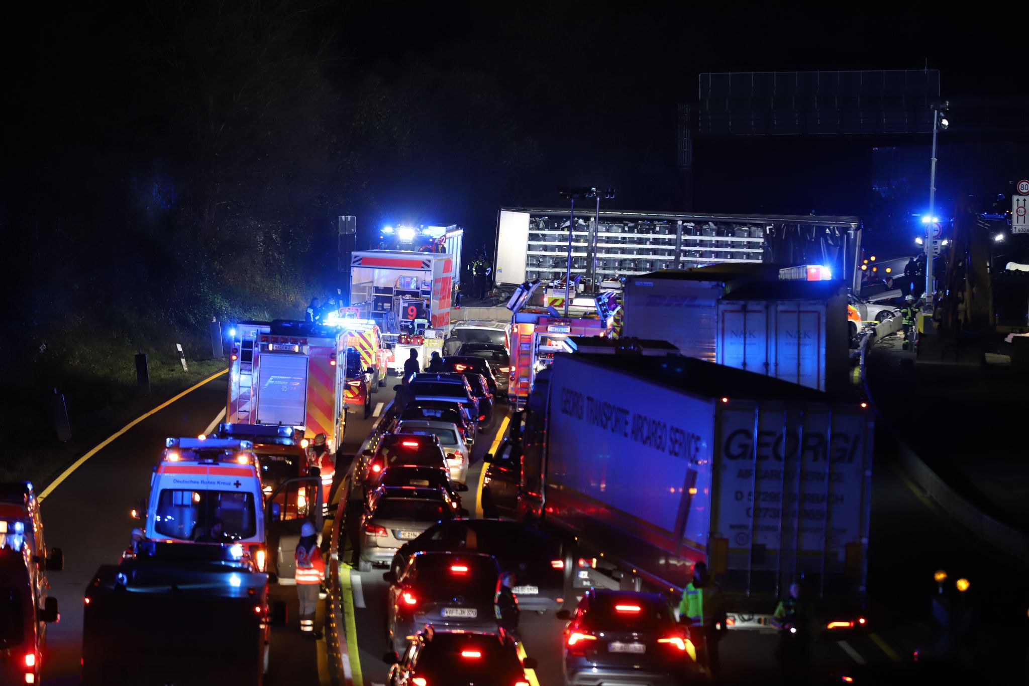 Weitere Ermittlungen nach Lkw-Chaosfahrt mit 26 Verletzten