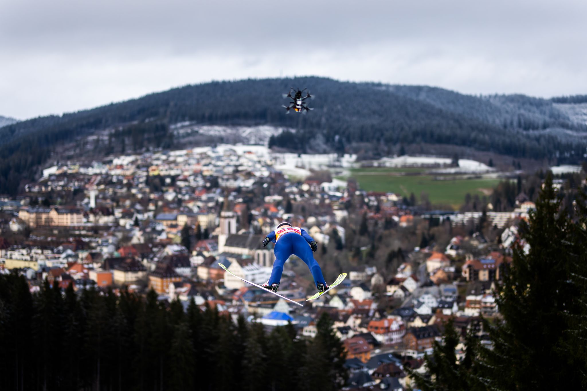 Skispringer Paschke auf Siegeskurs