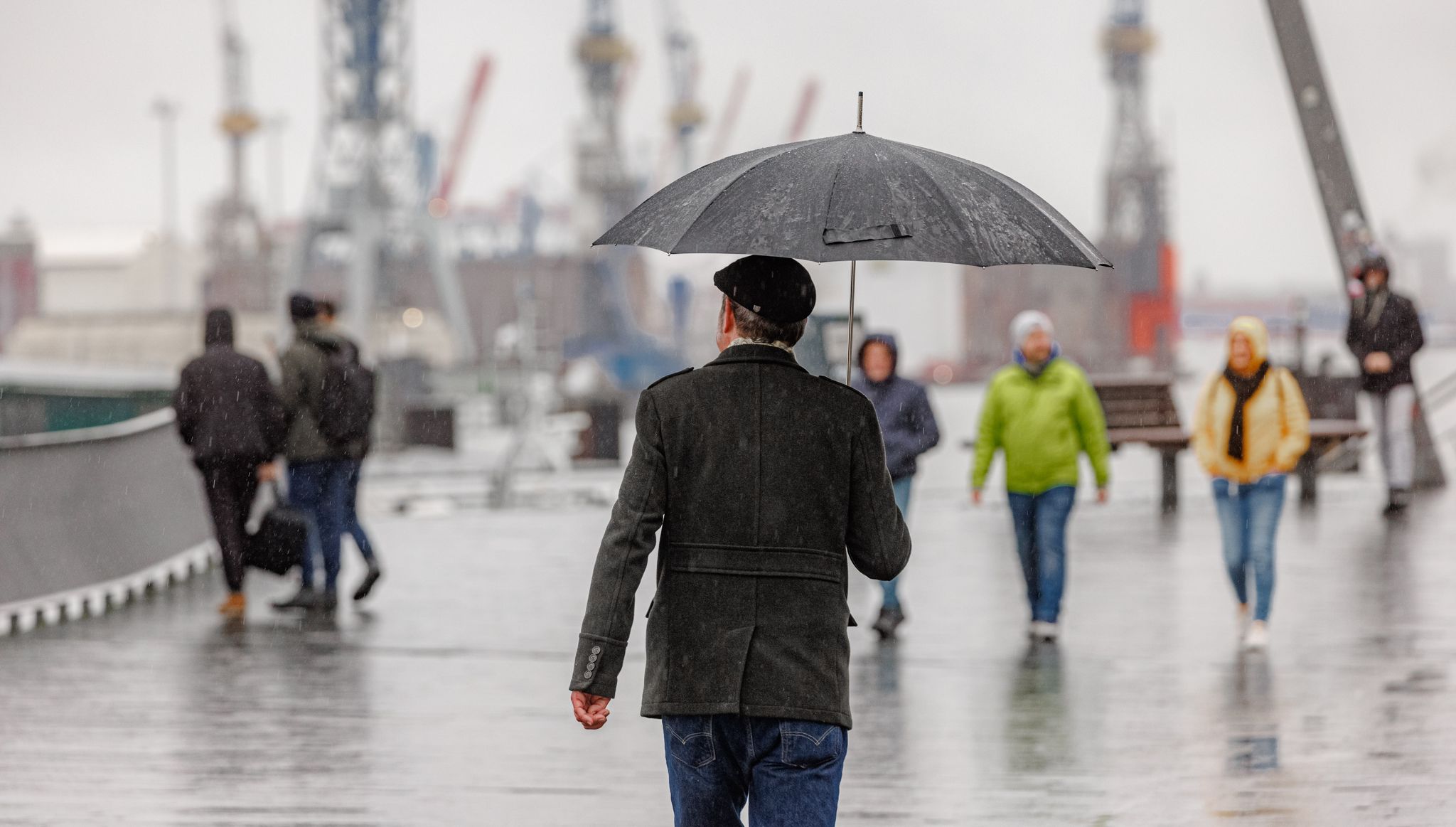 Stürmisches Wetter an der Nordseeküste: Fähre nach Helgoland gestoppt