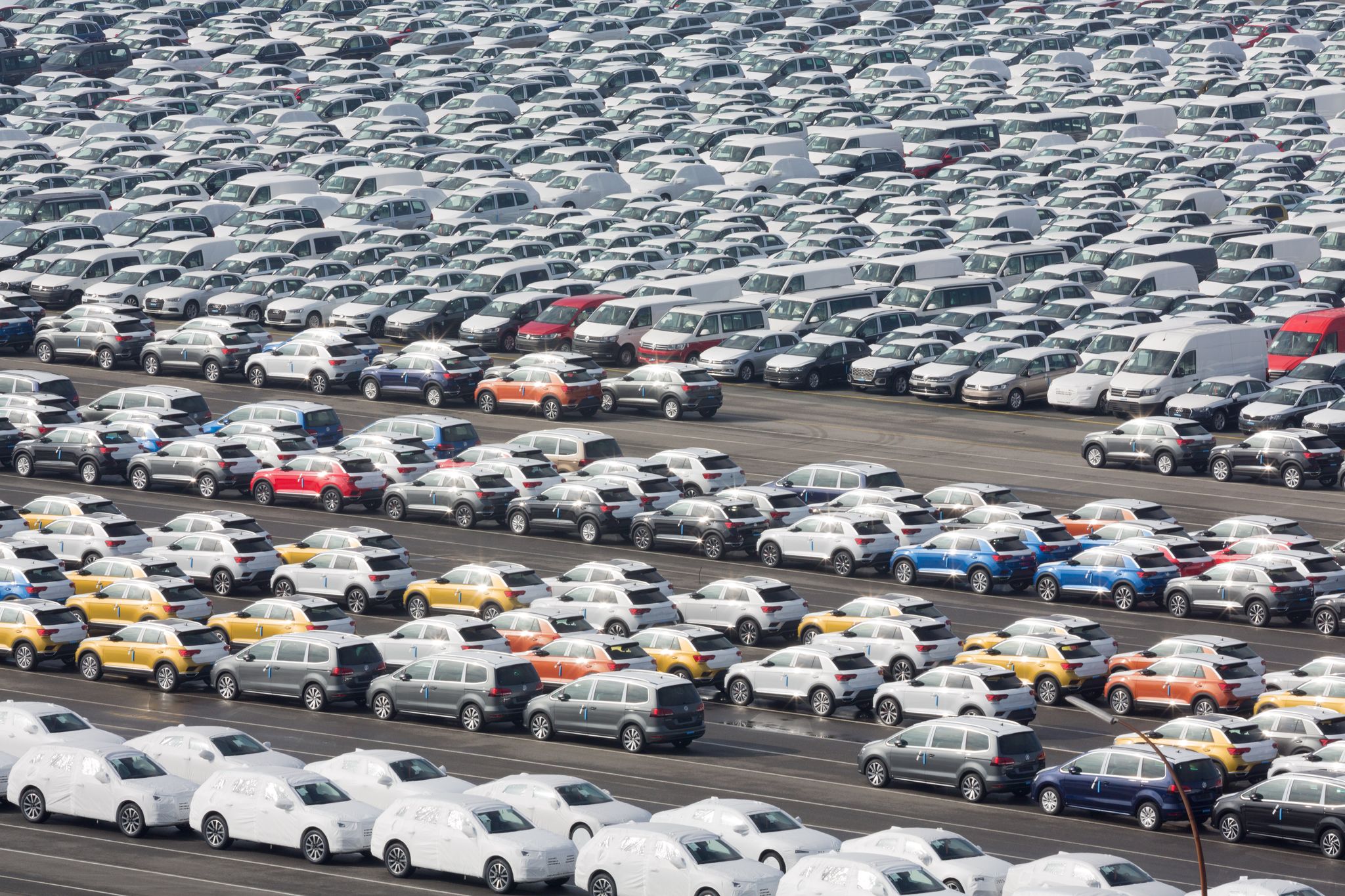 Schleppende Nachfrage nach E-Autos in Deutschland führt zu EU-weitem Rückgang