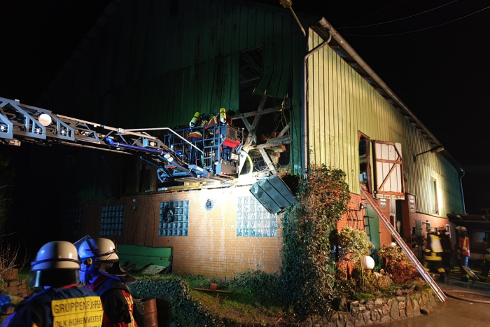 Feuer in Werkstatt auf Bauernhof in Steenfeld-Liesbüttel