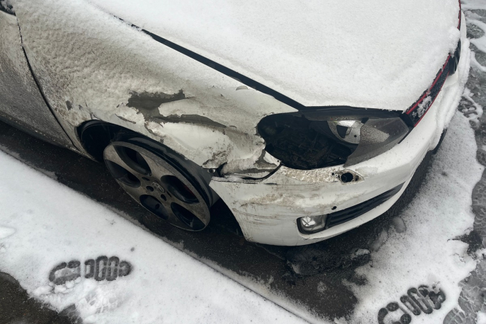 Hannover: Stark beschädigtes Fahrzeug festgestellt