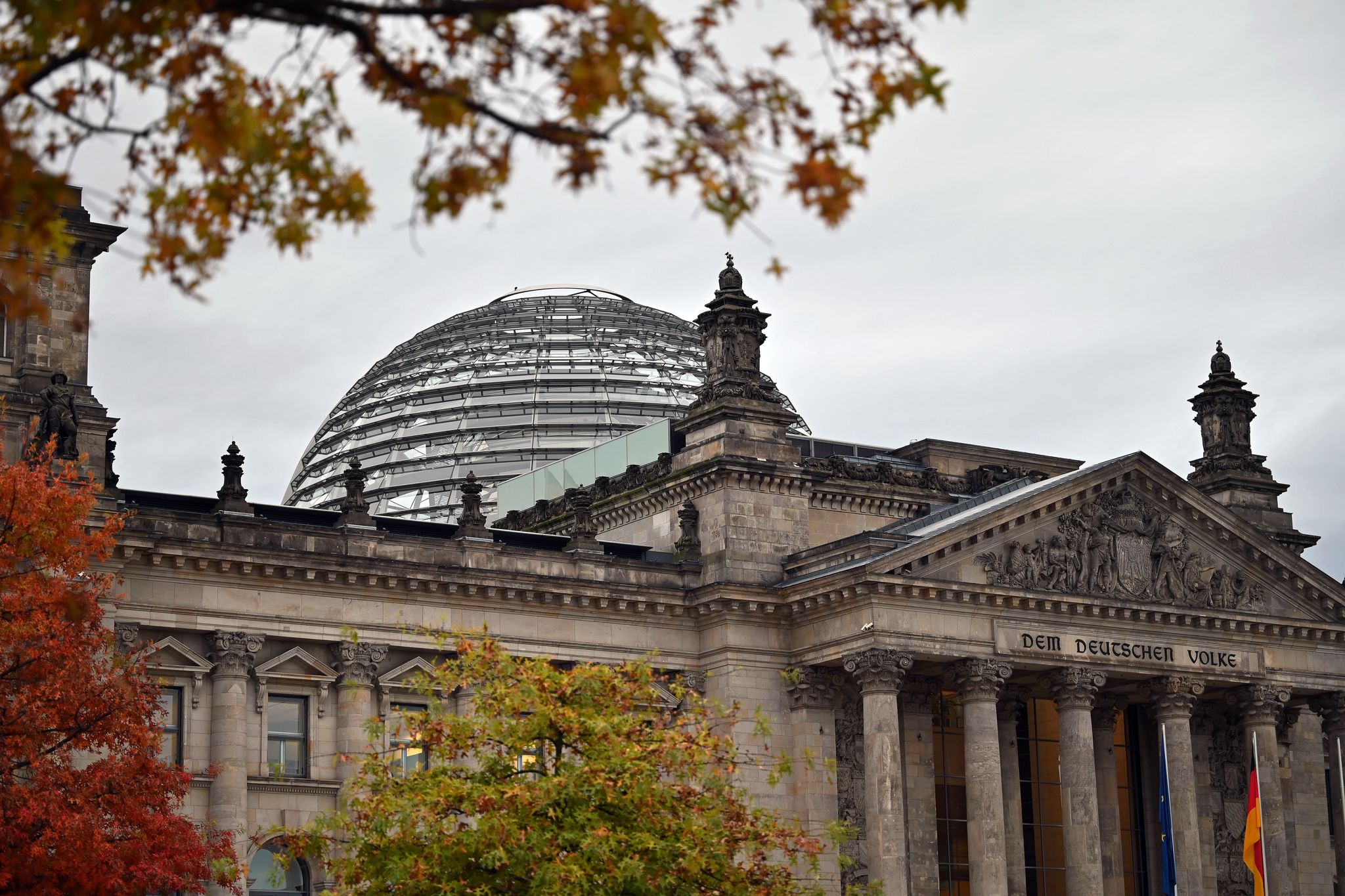 Politiker vor wichtiger Wahlentscheidung