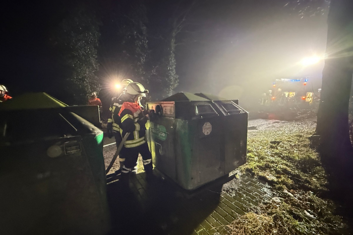 Heeslingen: Brand im Altglascontainer