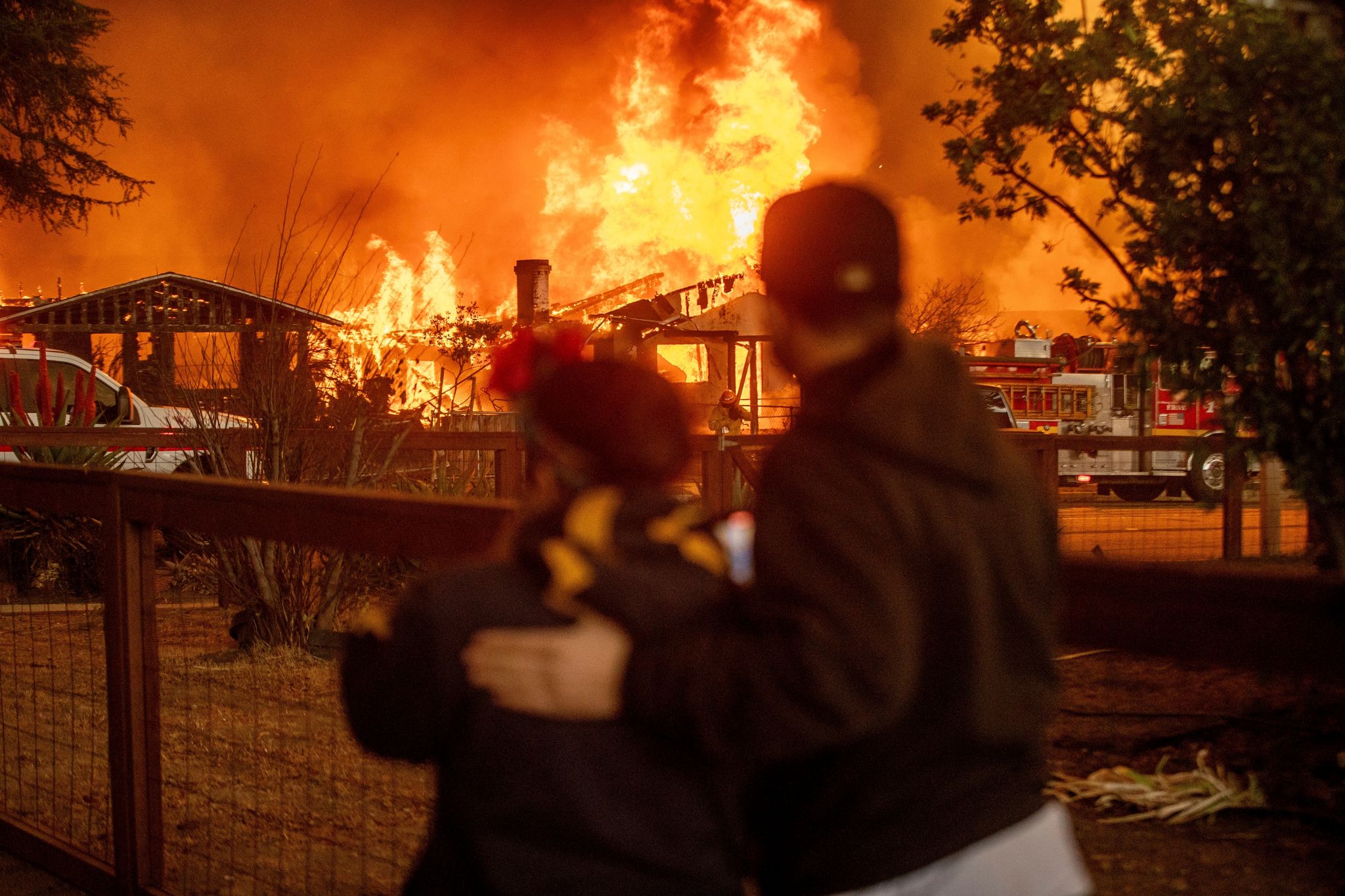 Verheerende Großbrände in Los Angeles: Flammeninferno hinterlässt Spur der Zerstörung