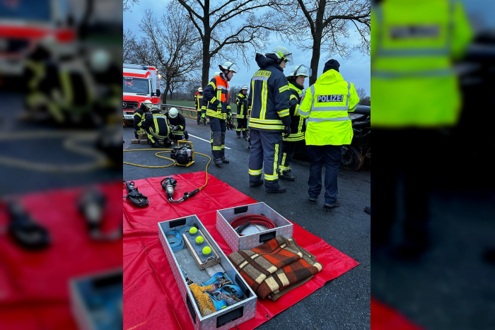 Bremervörde: Verkehrsunfall mit eingeschlossener Person