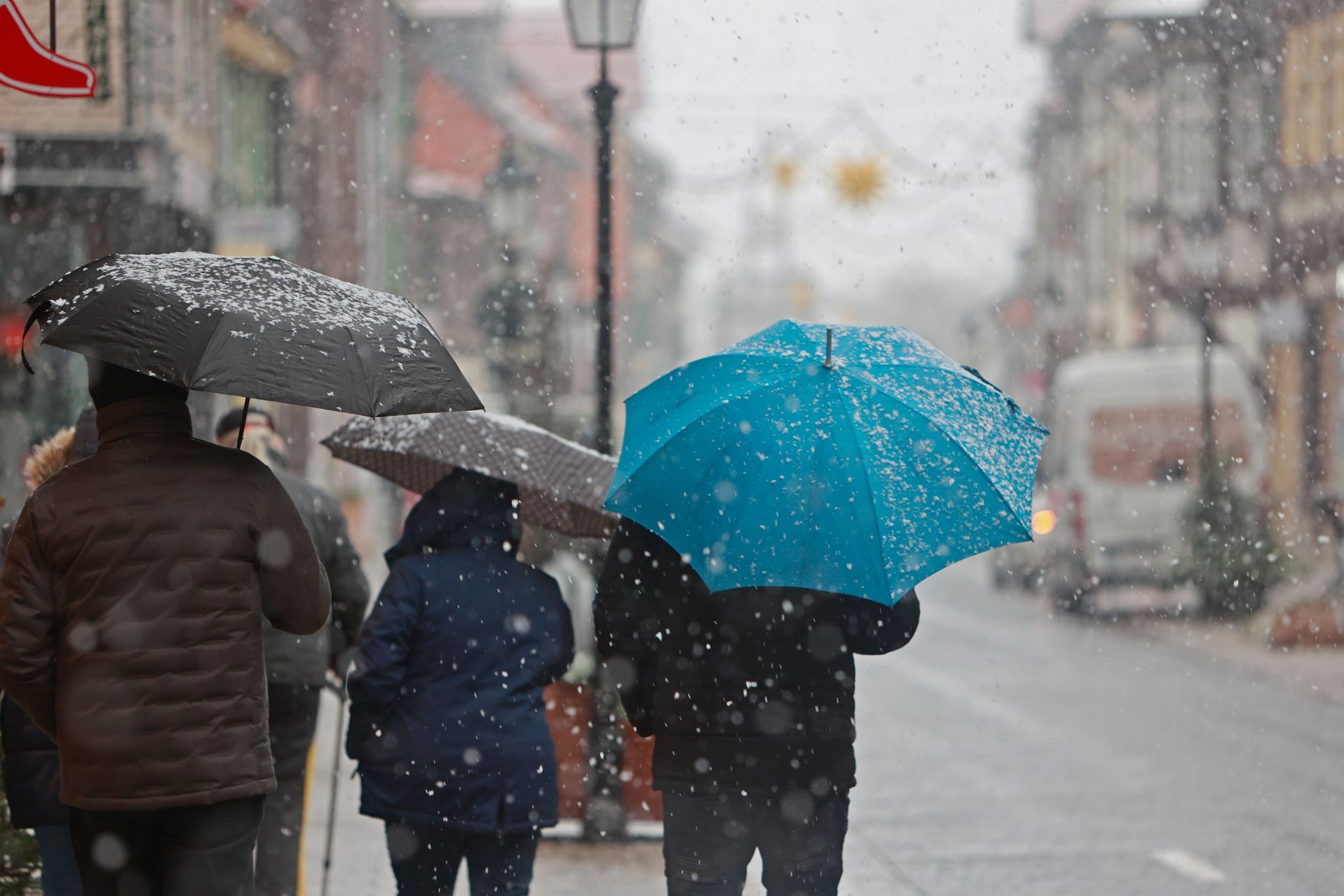 Deutschland: Wetter teilt sich – Schnee im Norden, Regen im Süden