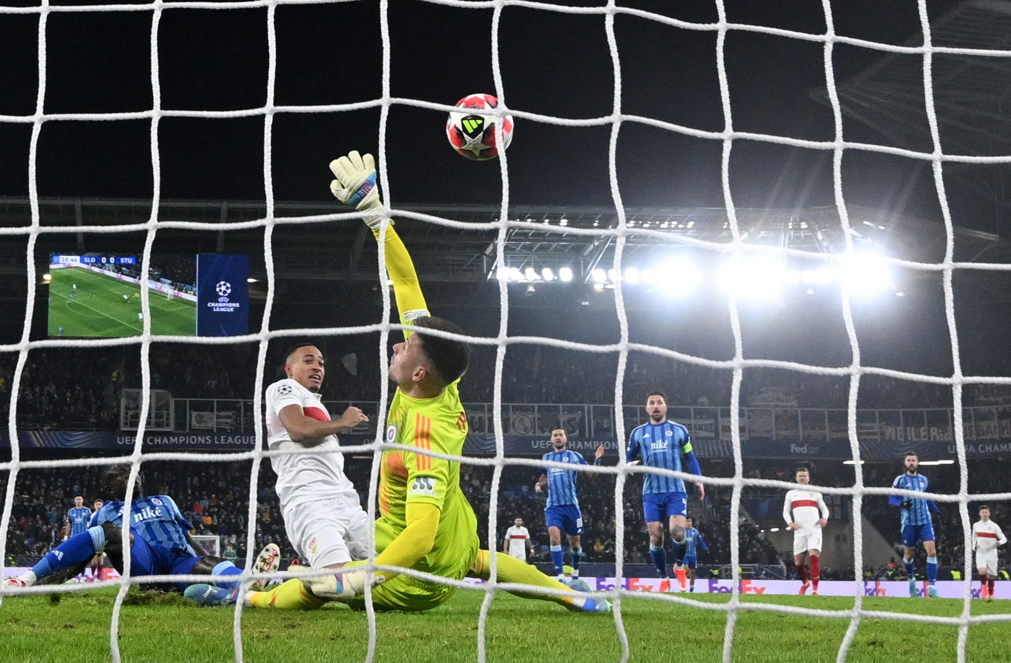 VfB Stuttgart siegt in Bratislava und sichert Playoff-Platz