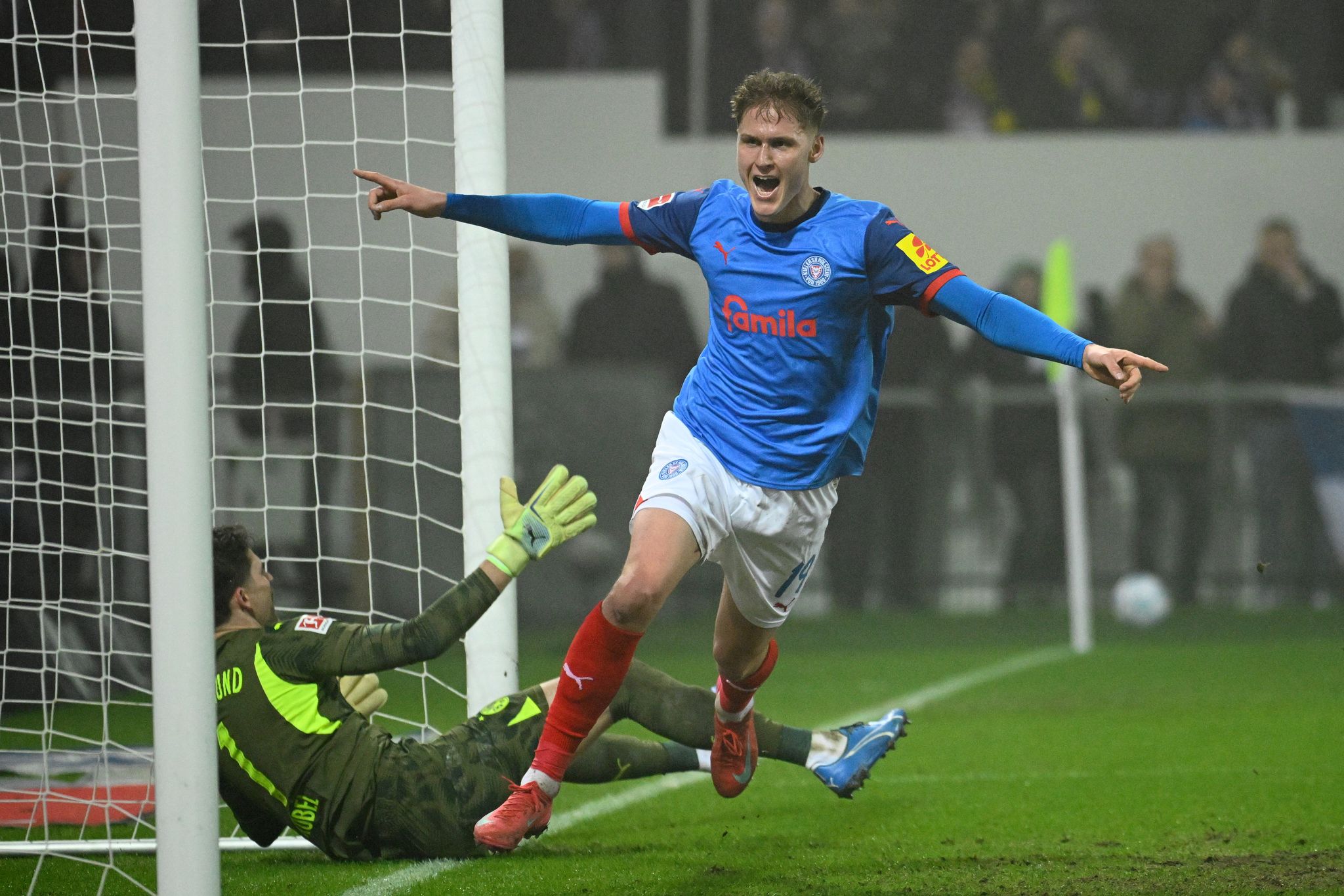Holstein Kiel demütigt Borussia Dortmund mit 4:2-Sieg