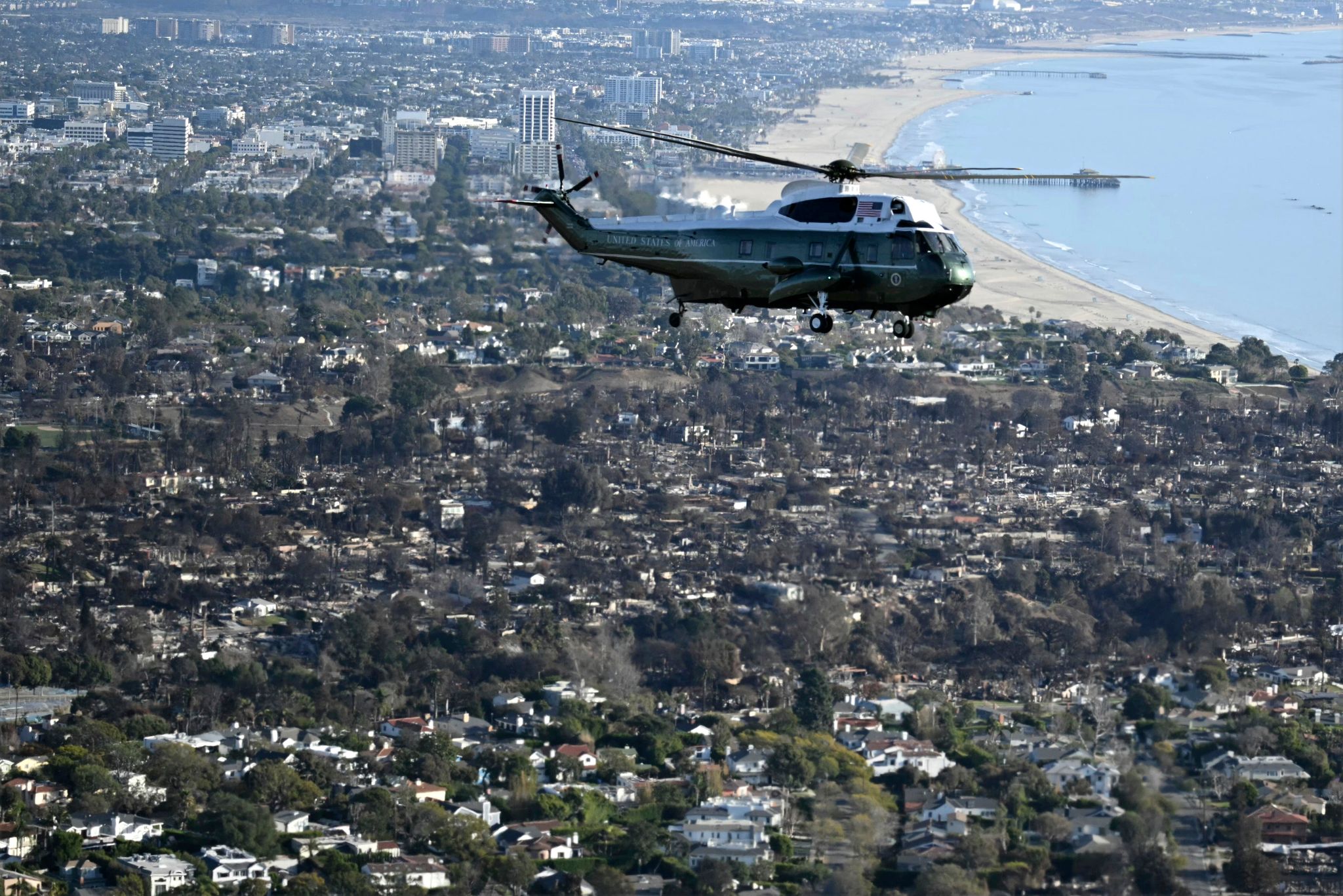 Trump besucht Brandgebiete in Kalifornien, verspricht schnelle Hilfe