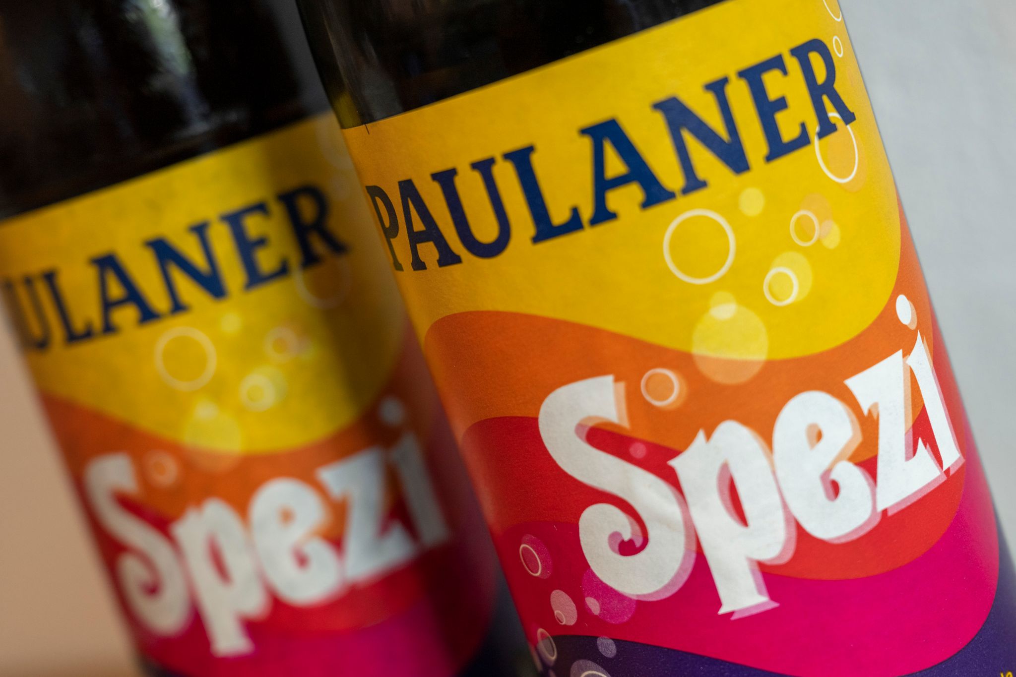 Paulaner verklagt Berentzen wegen Designstreit um Mio Mio Getränk