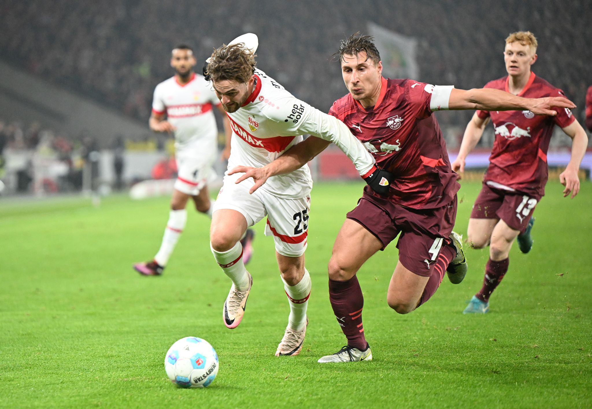 VfB Stuttgart dreht Spiel gegen RB Leipzig und rückt an Champions-League-Plätze heran