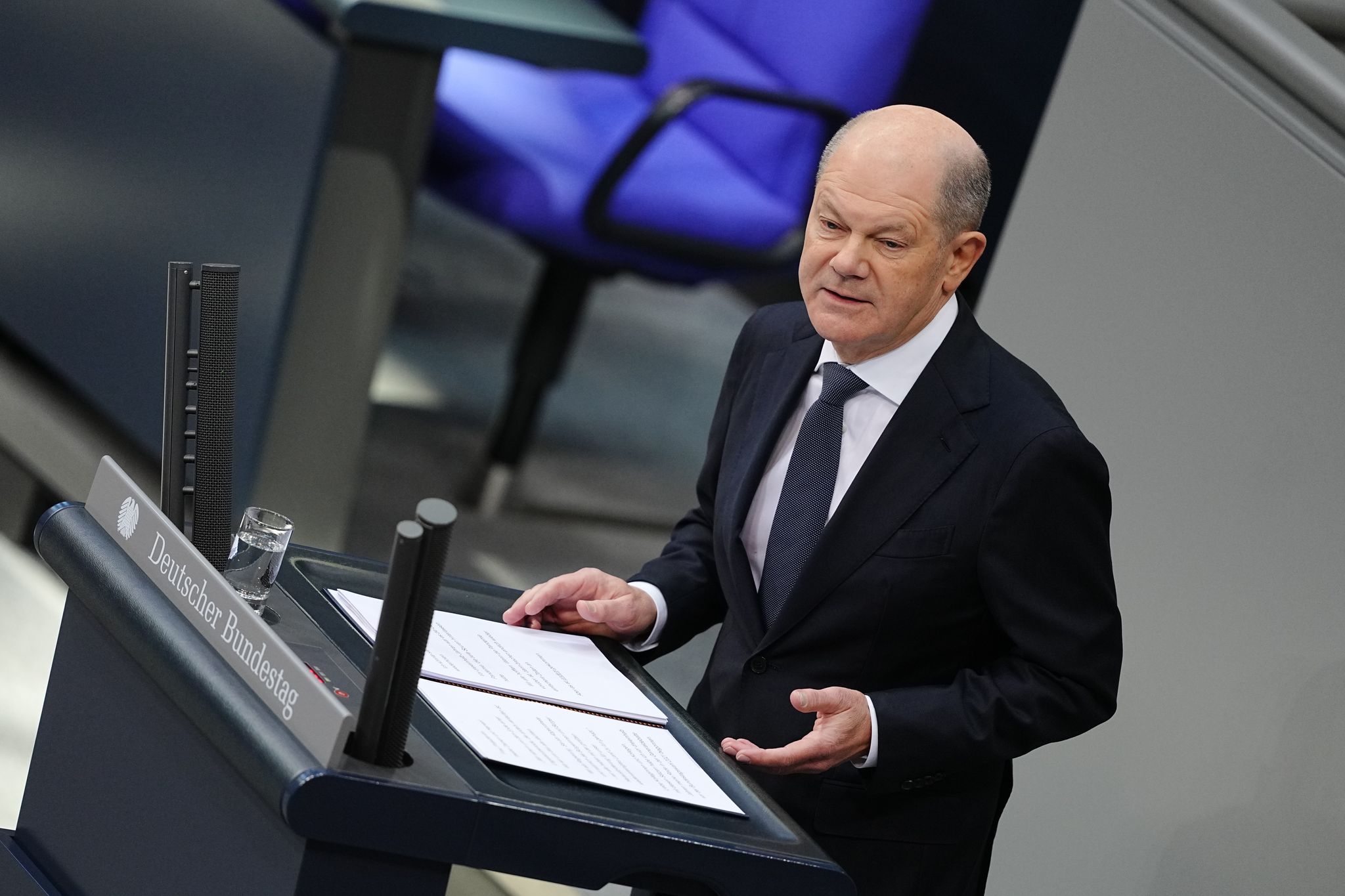 Scholz und Merz attackieren sich vor Bundestagswahl