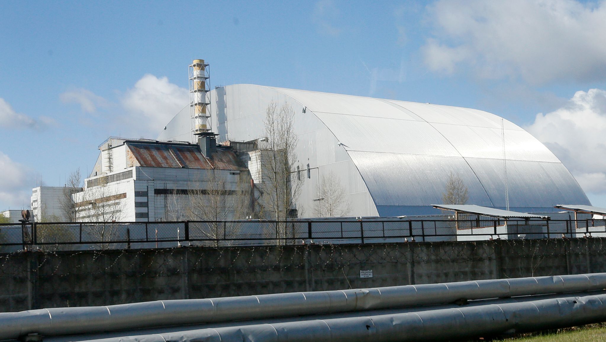 Russische Drohne beschädigt Schutzhülle von Tschernobyl