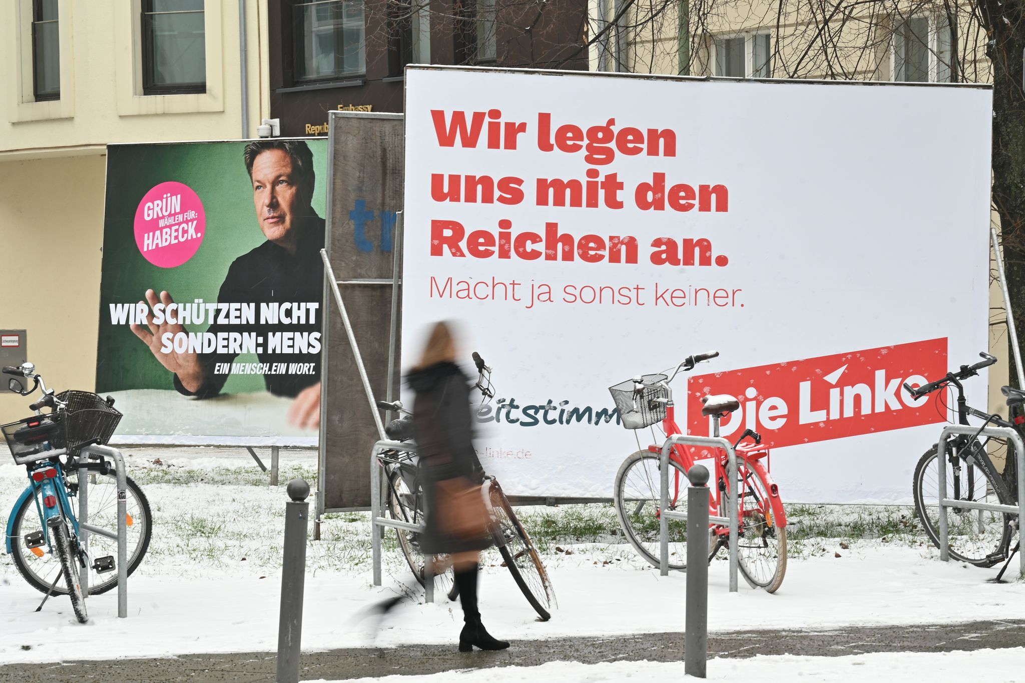 Umfrage: Linke legt deutlich zu – Union mit Einbußen