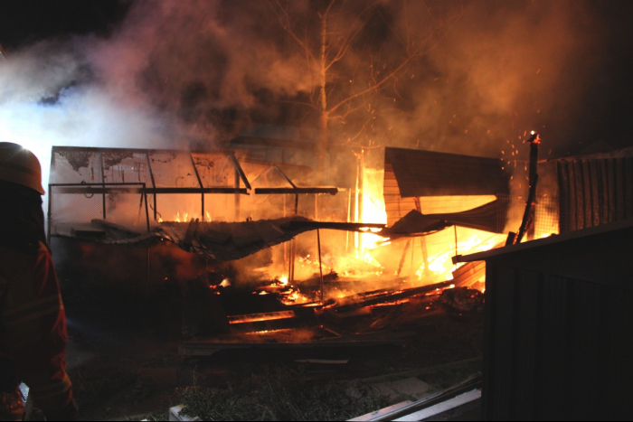 Bielefeld: Vogelvoliere wird Raub von Flammen