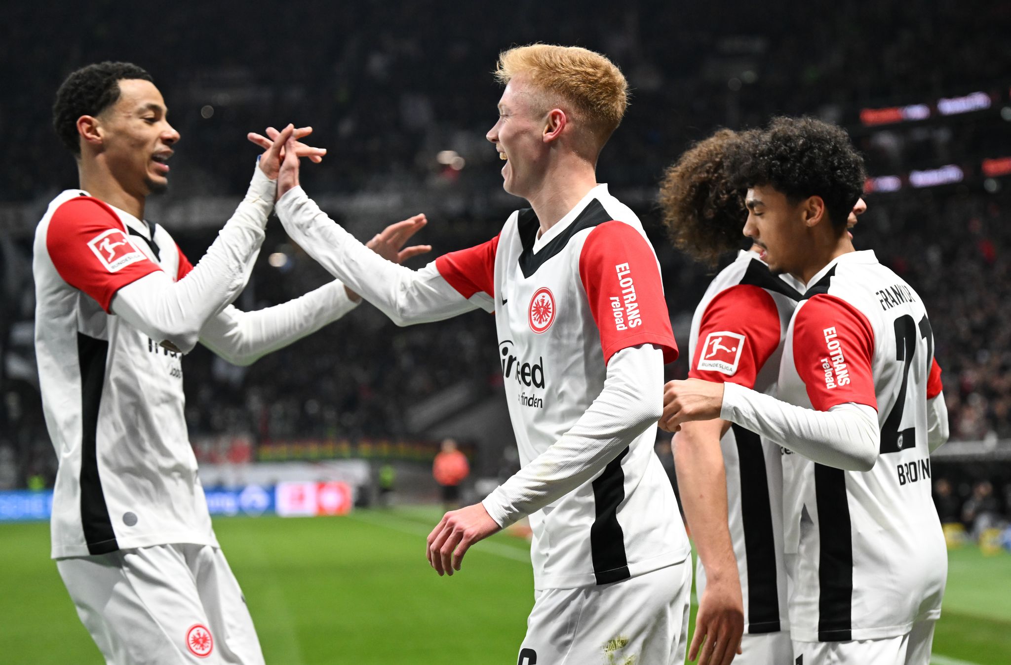Sieg gegen Kiel: Eintracht bleibt auf Königsklassenkurs