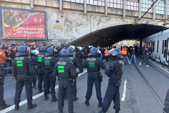 Ehrenfeld: Polizeieinsatz bei Fußballspiel 1. FC Köln gegen Fortuna Düsseldorf